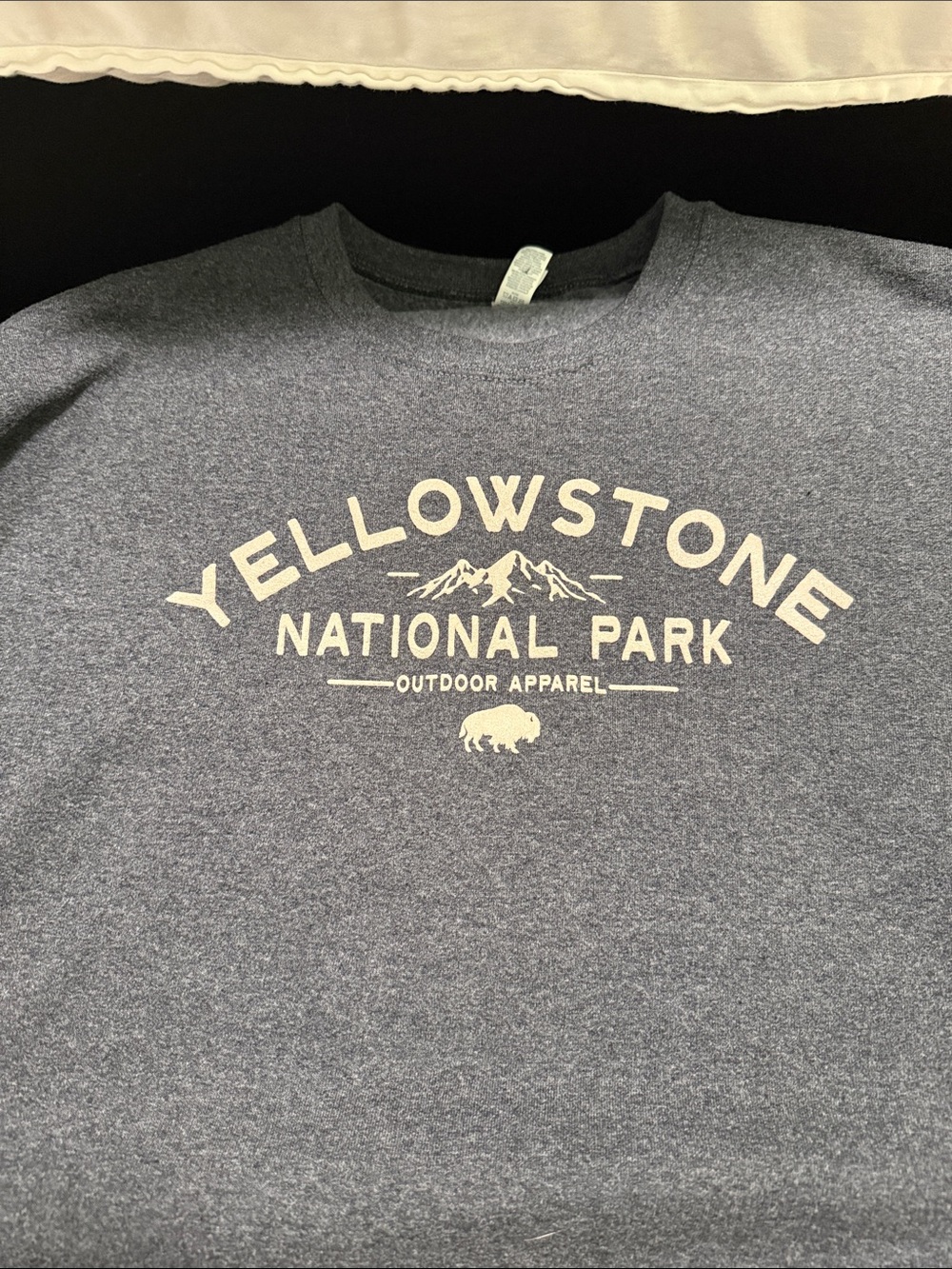 Yellowstone National Park Crewneck Sweatshirt L